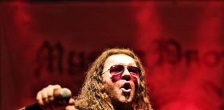 Ο R.D. Liapakis, είναι ο νέος τραγουδιστής του Michael Schenker!!! Λιαπάκης