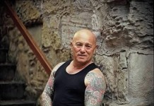 Πέθανε ο θρυλικός frontman των ROSE TATTOO, “Angry” Anderson, σε ηλικία 79 ετών Anderson